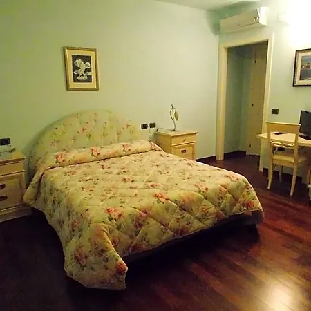 Oda ve Kahvaltı La Torretta